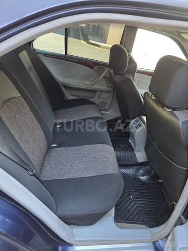 Mercedes E 220 2000, 450,000 km - 2.2 л - Balakən