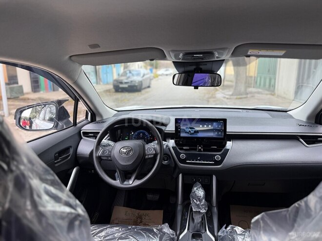 Toyota Corolla Cross 2025, 10,400 km - 2.0 л - Bakı