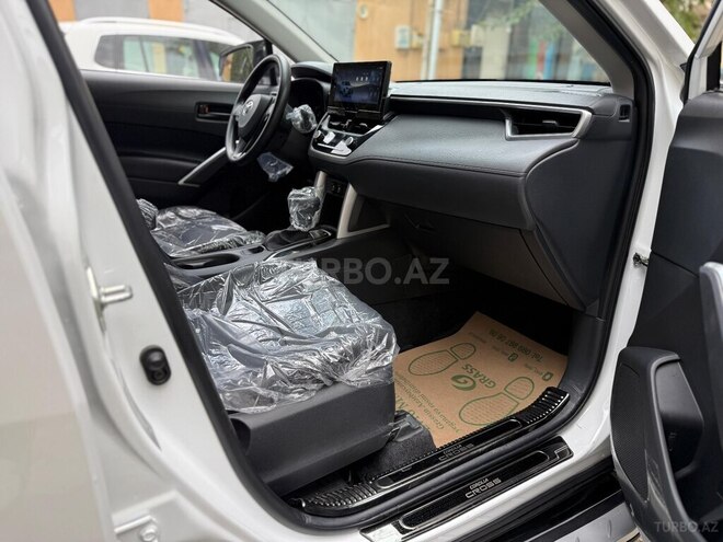 Toyota Corolla Cross 2025, 10,400 km - 2.0 л - Bakı