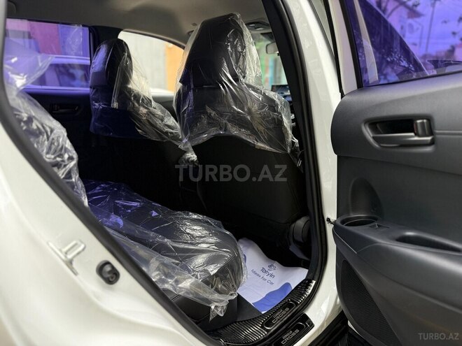 Toyota Corolla Cross 2025, 10,400 km - 2.0 л - Bakı