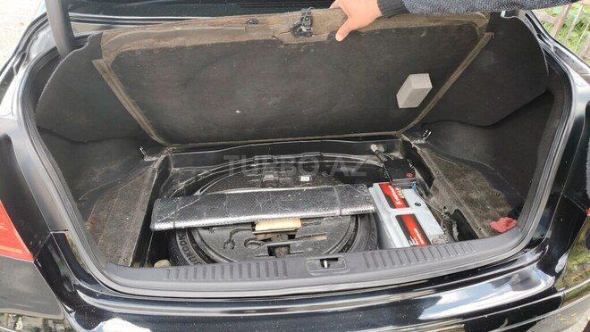 Hyundai Genesis 2013, 255,891 km - 3.8 l - Qax