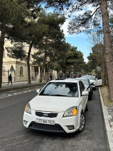 Kia Rio 2011, 255,000 km - 1.6 л - Bakı
