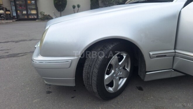 Mercedes E 270 2001, 445,337 km - 2.7 л - Bakı