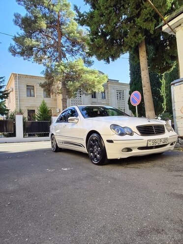 Mercedes C 240 2001, 480,000 km - 2.6 l - Zaqatala