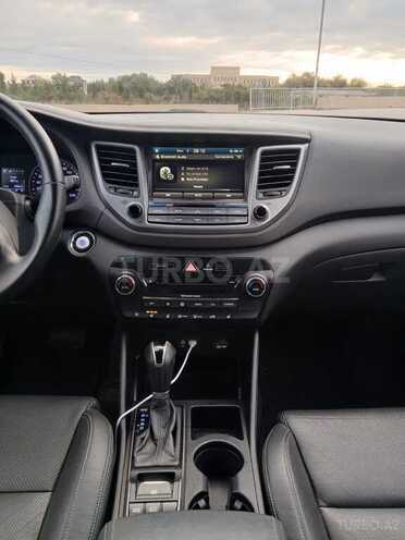 Hyundai Tucson 2015, 225,000 km - 2.0 l - Salyan