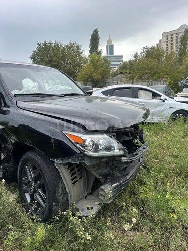 Lexus LX 570 2011, 380,000 km - 5.7 l - Bakı