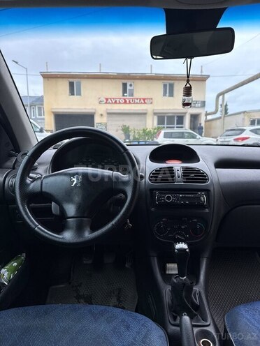 Peugeot 206 2003, 286,000 km - 1.6 l - Bakı