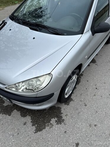Peugeot 206 2003, 286,000 km - 1.6 l - Bakı