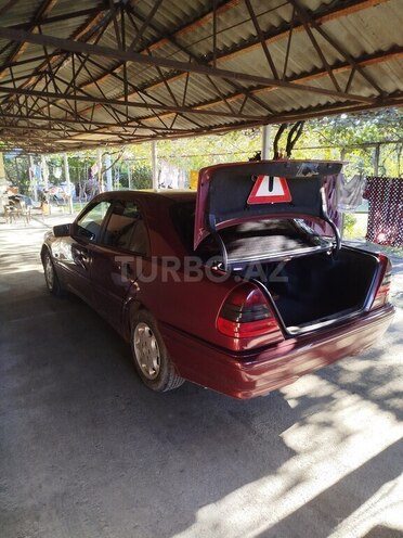 Mercedes C 180 1999, 200,000 km - 1.8 л - Qax