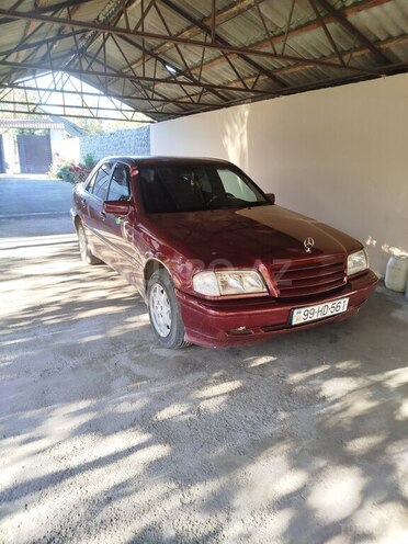 Mercedes C 180 1999, 200,000 km - 1.8 л - Qax