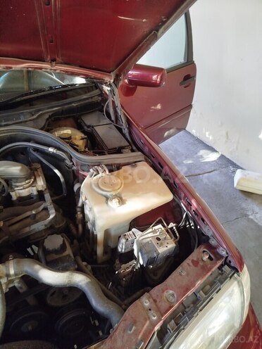 Mercedes C 180 1999, 200,000 km - 1.8 л - Qax