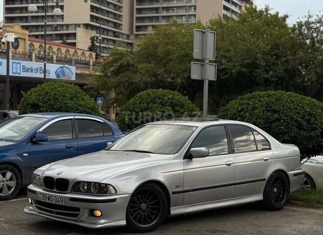 BMW 525 2001, 296,452 km - 2.5 л - Bakı
