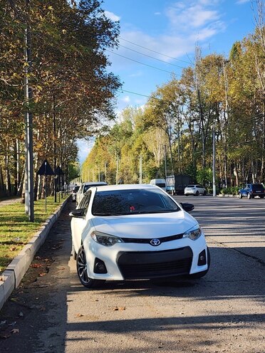 Toyota Corolla 2015, 210,000 km - 1.8 l - İsmayıllı