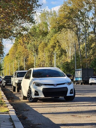 Toyota Corolla 2015, 210,000 km - 1.8 l - İsmayıllı
