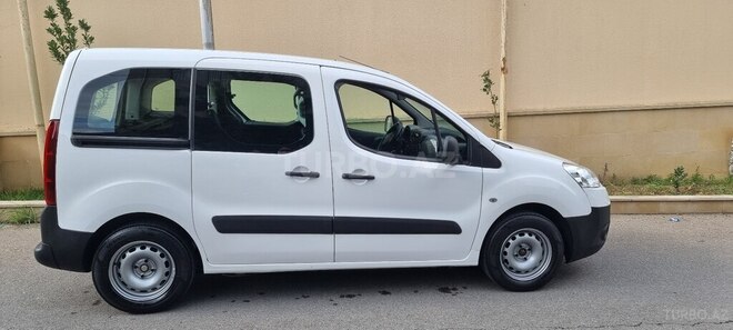 Peugeot  2013, 310,000 km - 1.6 l - Bakı