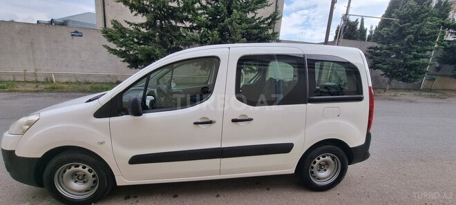 Peugeot  2013, 310,000 km - 1.6 l - Bakı