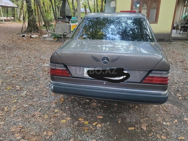 Mercedes  1991, 283,428 km - 2.0 l - Qəbələ