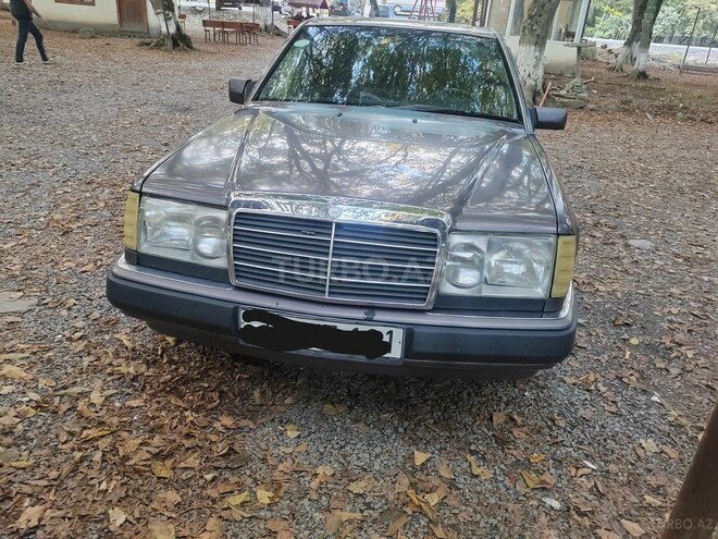 Mercedes  1991, 283,428 km - 2.0 l - Qəbələ