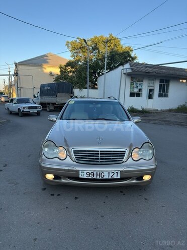 Mercedes C 240 2002, 560,486 km - 2.6 l - Qazax