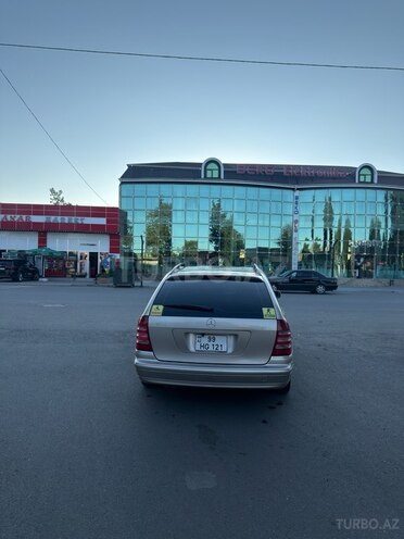 Mercedes C 240 2002, 560,486 km - 2.6 l - Qazax