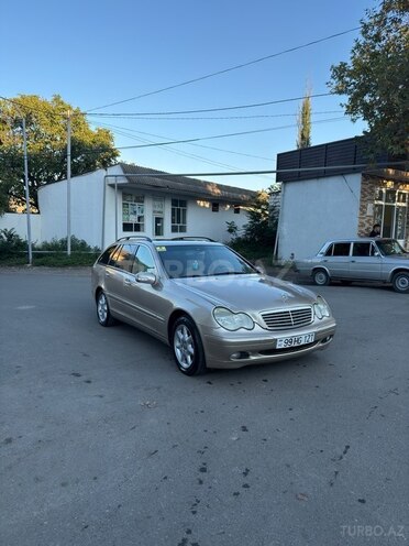 Mercedes C 240 2002, 560,486 km - 2.6 l - Qazax
