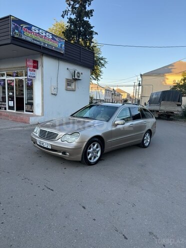 Mercedes C 240 2002, 560,486 km - 2.6 l - Qazax