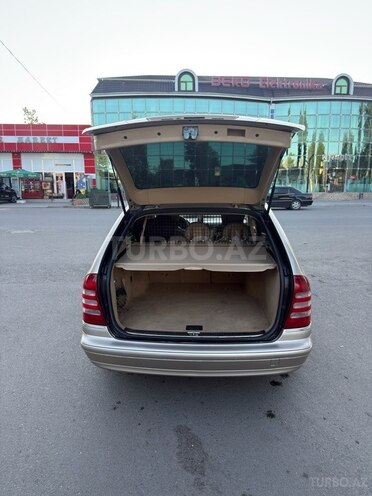 Mercedes C 240 2002, 560,486 km - 2.6 l - Qazax