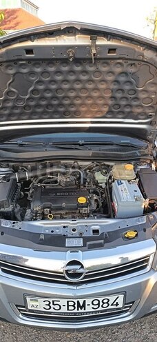 Opel Astra 2009, 254,944 km - 1.4 л - Qazax
