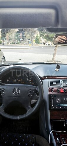 Mercedes E 240 2000, 415,583 km - 2.4 l - Gəncə