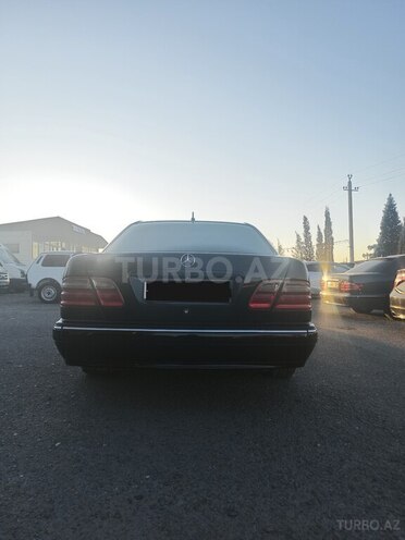 Mercedes E 240 2000, 415,583 km - 2.4 l - Gəncə
