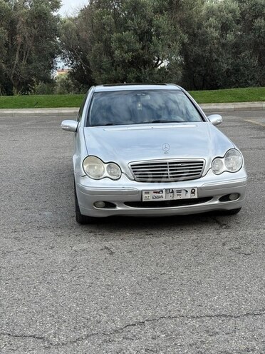 Mercedes C 240 2001, 320,000 km - 2.6 l - Bakı