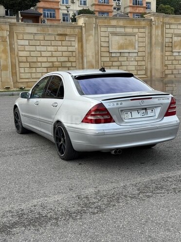 Mercedes C 240 2001, 320,000 km - 2.6 l - Bakı