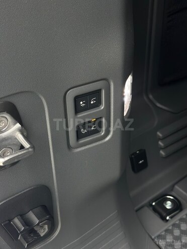 Land Rover Defender 2022, 91,350 km - 3.0 л - Bakı