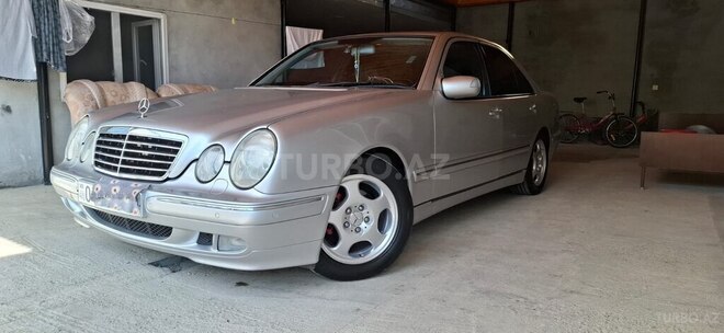 Mercedes E 240 2001, 280,000 km - 2.6 л - Ağcabədi