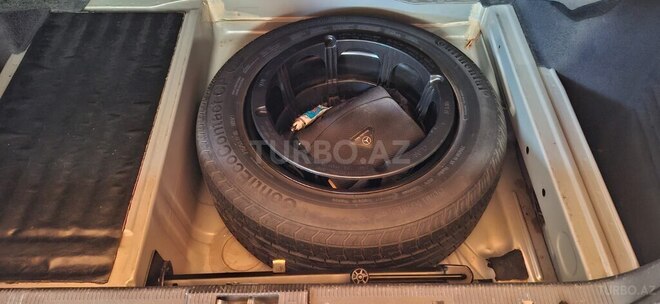 Mercedes E 240 2001, 280,000 km - 2.6 л - Ağcabədi