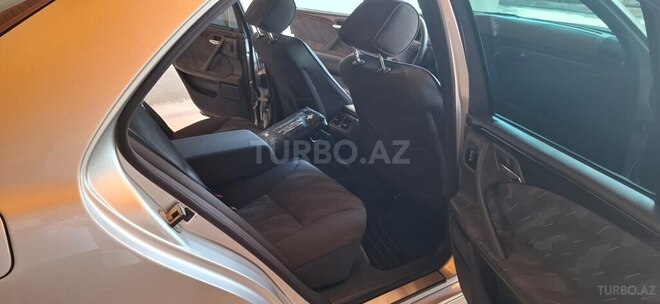 Mercedes E 240 2001, 280,000 km - 2.6 л - Ağcabədi