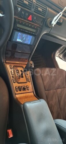 Mercedes E 240 2001, 280,000 km - 2.6 л - Ağcabədi