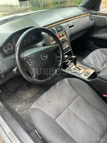 Mercedes E 270 2001, 670,000 km - 2.7 l - Bakı