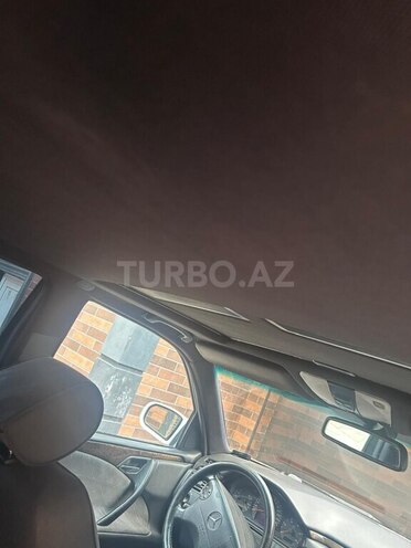 Mercedes E 270 2001, 670,000 km - 2.7 l - Bakı
