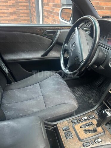 Mercedes E 270 2001, 670,000 km - 2.7 l - Bakı