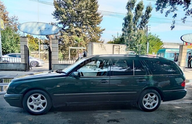 Mercedes E 240 1999, 365,000 km - 2.4 л - Bakı