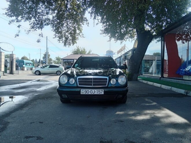 Mercedes E 240 1999, 365,000 km - 2.4 л - Bakı