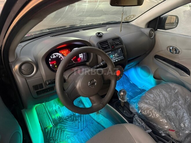 Nissan Sunny 2015, 184,500 km - 1.5 l - Bakı
