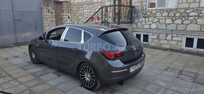 Opel Astra 2010, 356,000 km - 1.4 l - Tovuz