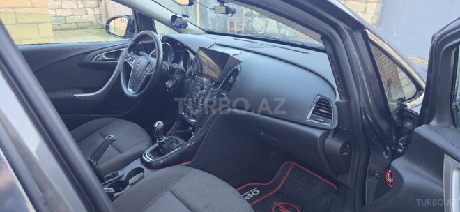 Opel Astra 2010, 356,000 km - 1.4 l - Tovuz