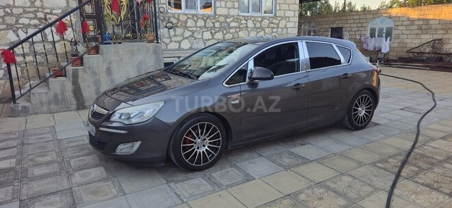 Opel Astra 2010, 356,000 km - 1.4 l - Tovuz