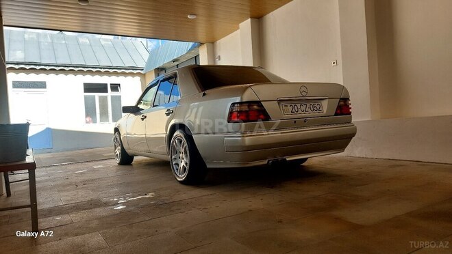 Mercedes E 200 1994, 264,000 km - 2.0 л - İsmayıllı