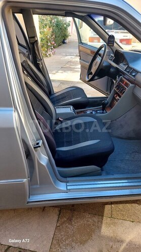 Mercedes E 200 1994, 264,000 km - 2.0 л - İsmayıllı