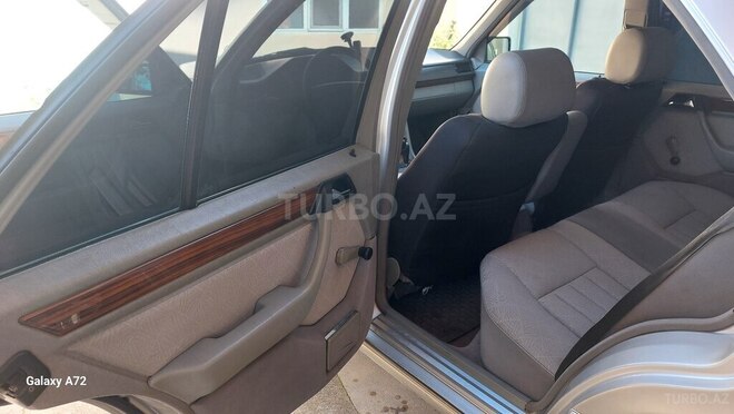 Mercedes E 200 1994, 264,000 km - 2.0 л - İsmayıllı