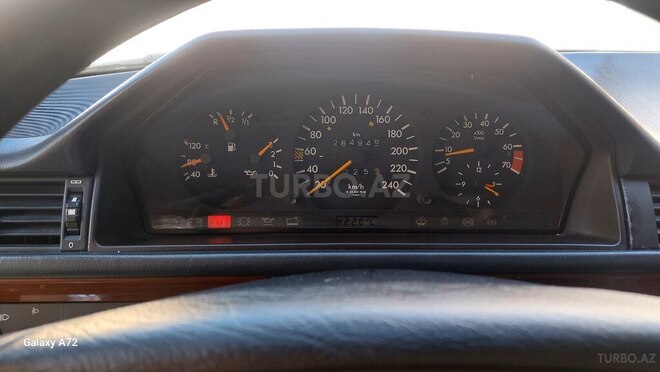 Mercedes E 200 1994, 264,000 km - 2.0 л - İsmayıllı